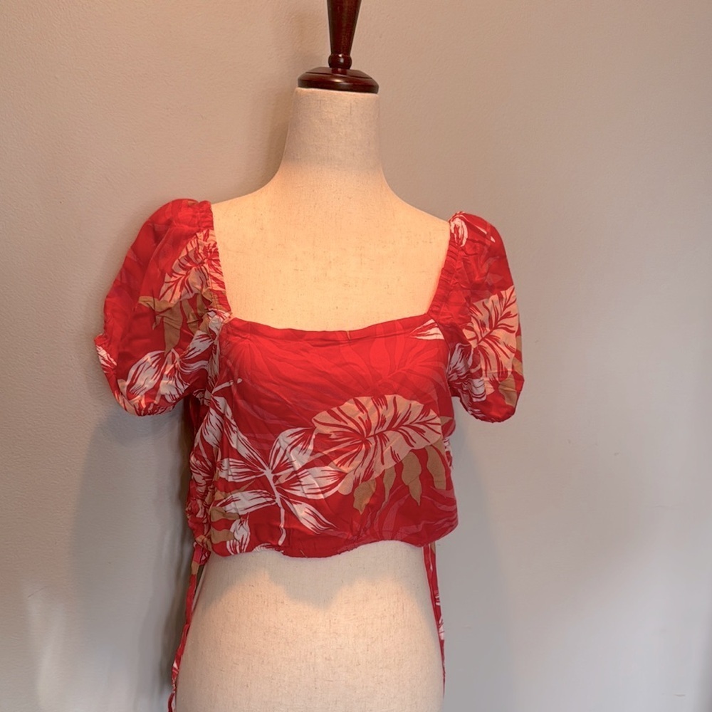 Roxy dear amor Red Floral cropped Women's Top NWT M